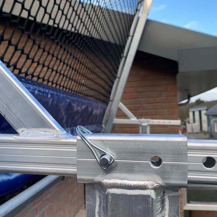 Dakrandbeveiliging / RSS met net 2 meter (3 stuks), Zakelijke goederen, Machines en Bouw | Liften, Steigers en Ladders, Ophalen