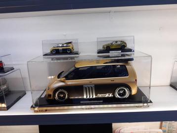 RENAULT ESPACE F1 1/12 EN 1/43 niuew met VITRINE+ megane rs