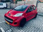 Peugeot 107 1.0 12V 5DR 2011 Rood, Voorwielaandrijving, Stof, Zwart, 4 stoelen