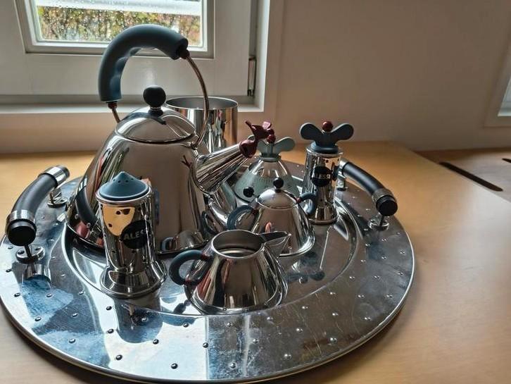 Alessi michael graves servies vintage sottsass mendini, Antiek en Kunst, Kunst | Designobjecten, Ophalen of Verzenden