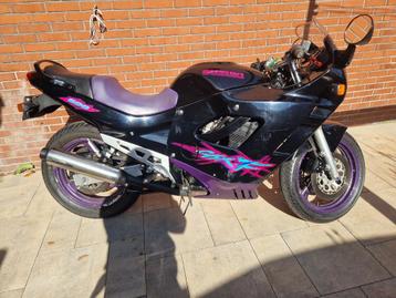Suzuki GSX 600 F  in Onderdelen beschikbaar voor biedingen