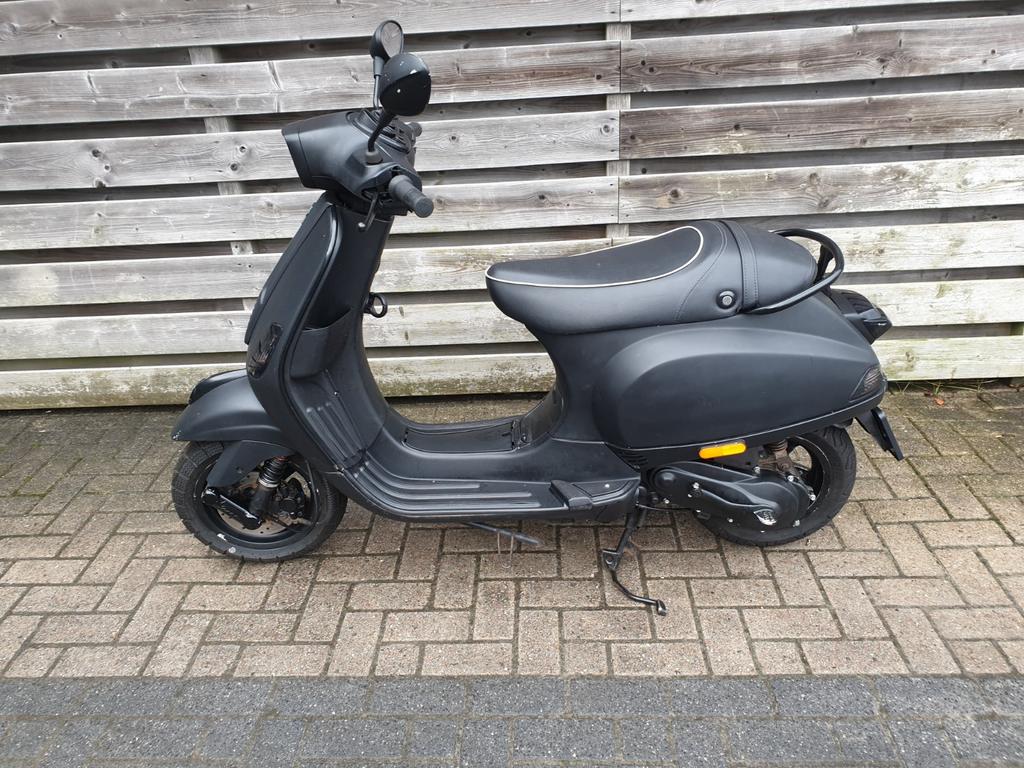 Vespa S matzwart 45 km uitvoering geen wok., Ophalen, Gebruikt, Maximaal 45 km/u, Vespa S