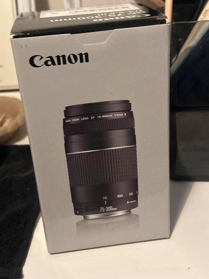 Canon 75-300mm Lens - Nieuw!, Audio, Tv en Foto, Fotografie | Lenzen en Objectieven, Nieuw, Telelens, Zoom, Ophalen of Verzenden