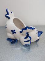 Leuke blauw/witte bloempot in vorm van kip, Binnen, Ophalen of Verzenden, Zo goed als nieuw, Overige vormen