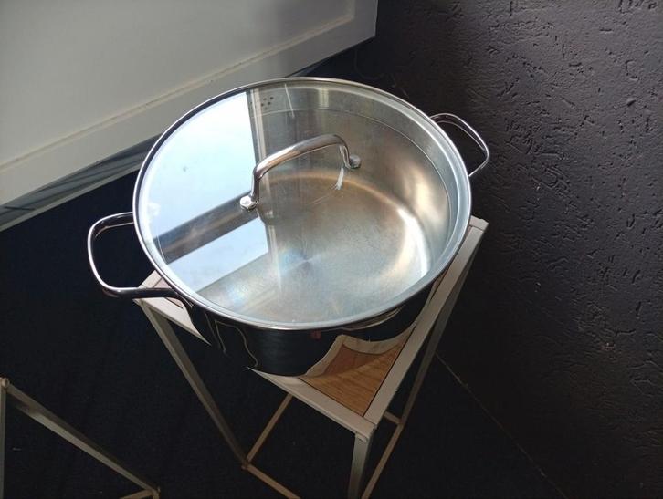 Hele mooie Masterchef kookpan met glazen deksel, Huis en Inrichting, Keuken | Potten en Pannen, Zo goed als nieuw, Kookpan of Snelkookpan