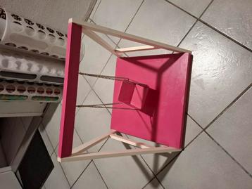 Barbieschommeltje te koop beschikbaar voor biedingen