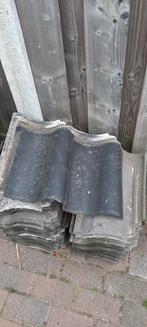 Dakpannen + nok en zijkanten (250 stuks), Doe-het-zelf en Verbouw, Dakpannen en Dakbedekking, Gebruikt, Steen of Klei, Zwart, Ophalen of Verzenden