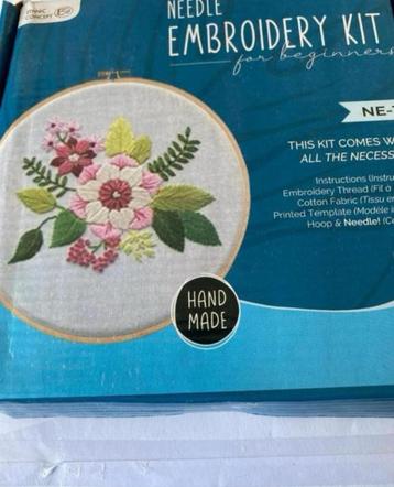BORDUURKIT NEEDLE EMBROIDERY KIT 12 STUKS beschikbaar voor biedingen