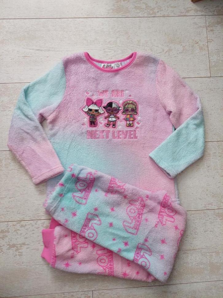 Lol Surprise warm zacht teddy huispak pyjama kleurverloop, Kinderen en Baby's, Kinderkleding | Maat 122, Nieuw, Meisje, Nacht- of Onderkleding