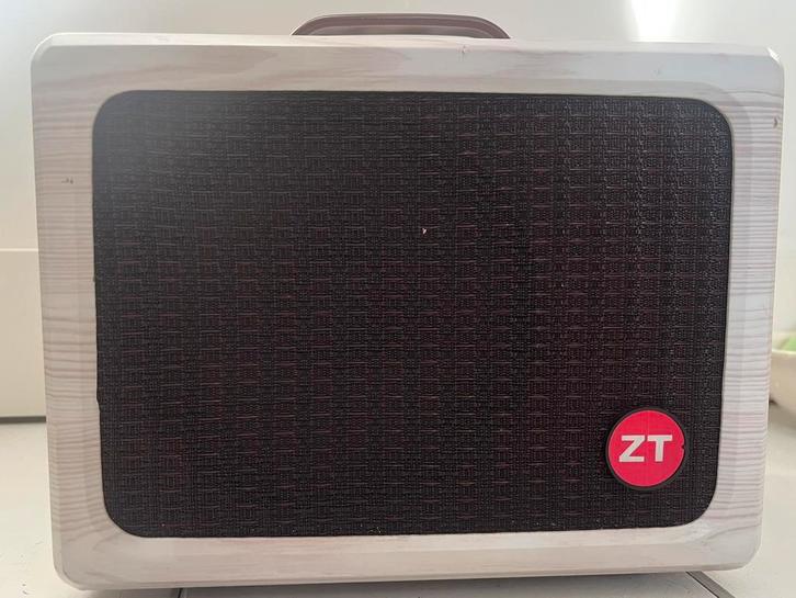 ZT amplifier lunchbox acoustic LBA1 versterker zang gitaar, Muziek en Instrumenten, Versterkers | Bas en Gitaar, 100 watt of meer