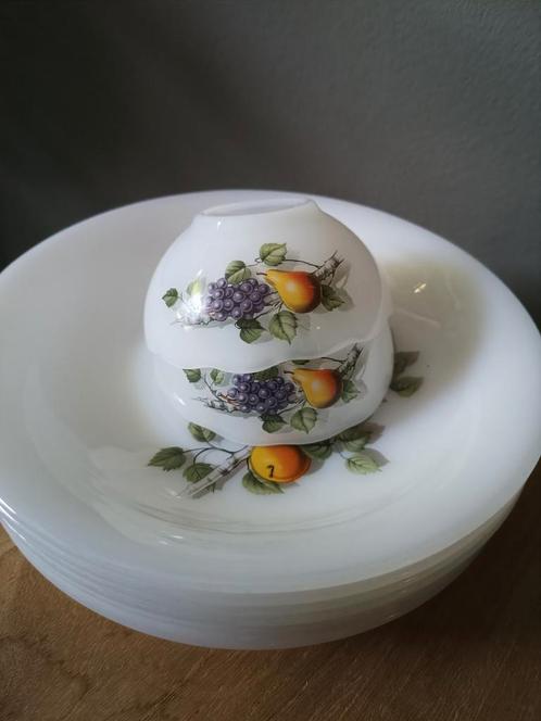 servies arcopal fruit de France 6 borden en 8 schaaltjes, Antiek en Kunst, Antiek | Schalen, Ophalen of Verzenden