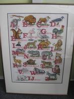 Leuk voor kinderkamer ; ABC * vogels & dieren * borduurwerk, Ophalen, Zo goed als nieuw, Wanddecoratie
