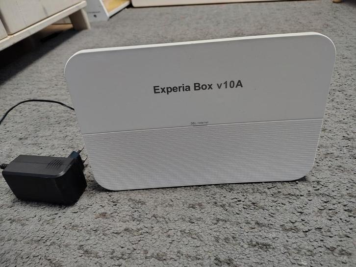 Experia Box V10A Modem, Computers en Software, Routers en Modems, Gebruikt, Router met modem, Ophalen of Verzenden