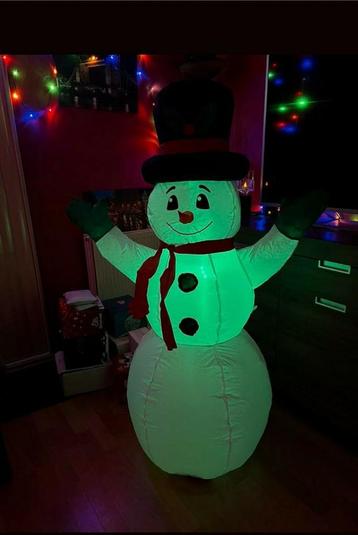 Kerstpoppen, Sneeuwpop, opblaasbaar met ledverlichting  beschikbaar voor biedingen