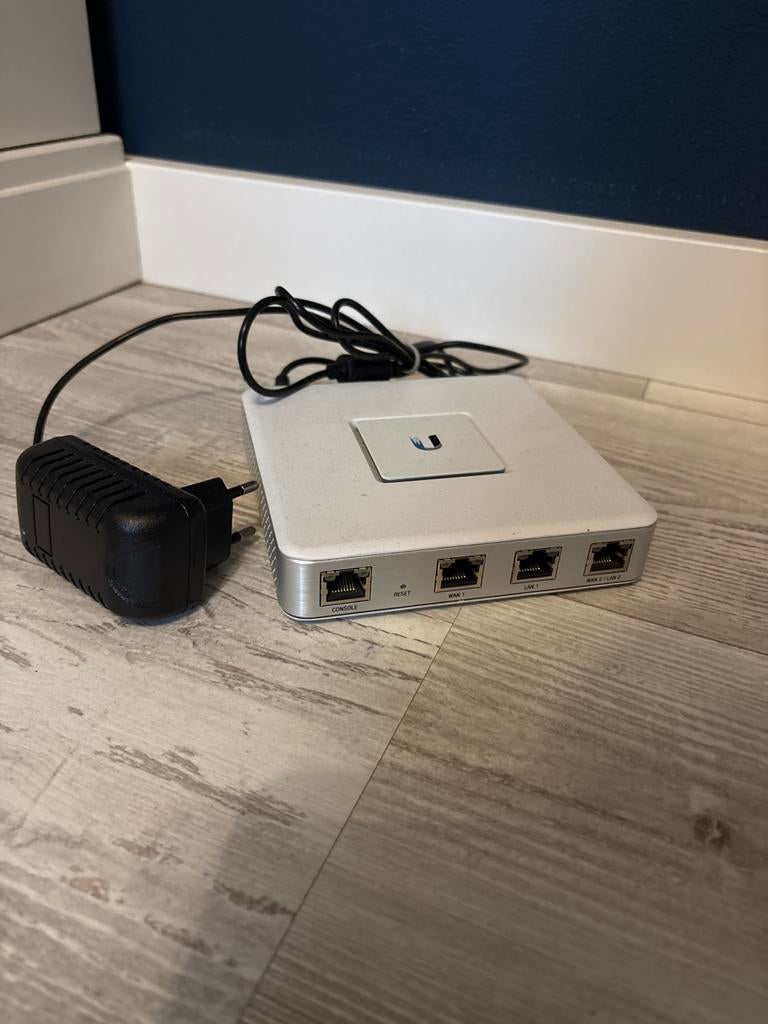 Ubiquiti USG 3P Gateway Router, Computers en Software, Netwerk switches, Ophalen of Verzenden, Gebruikt