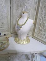 Brocante buste met mooie ketting …Poppenhuis 1:12 (nrP143), Ophalen of Verzenden, Nieuw, Poppenhuis