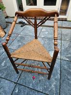 Antiek eikenhouten breistoeltje, Ophalen