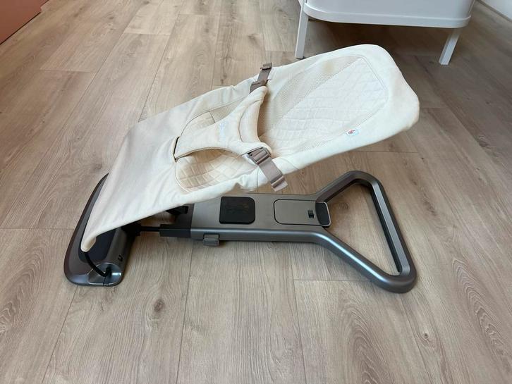 Ergobaby Evolve Wipstoel Crème + Speelboog, Kinderen en Baby's, Wipstoeltjes, Zo goed als nieuw, Wipstoel, Overige merken, Met gordel(s) of riempje(s)