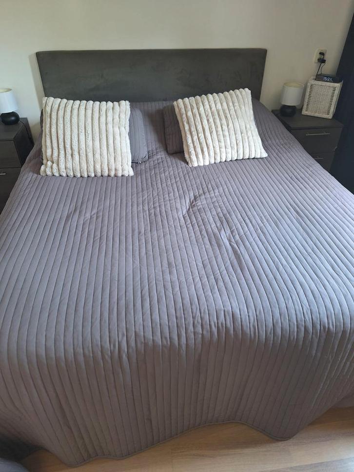 Bedsprei te koop, zgan! Merk Ikea., Huis en Inrichting, Slaapkamer | Beddengoed, Zo goed als nieuw, Tweepersoons, Ophalen