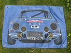 RENAULT ALPINE A 110 BANNER MET BEVESTIGGINGS OGEN, Auto diversen, Wieldoppen, Ophalen of Verzenden, Nieuw