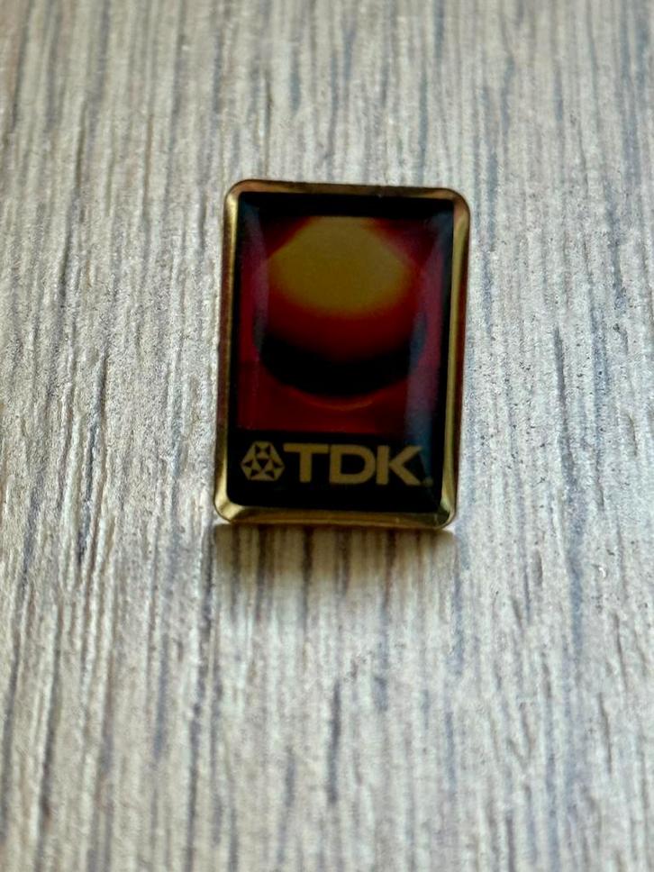 TDK Pin, Verzamelen, Speldjes, Pins en Buttons, Gebruikt, Speldje of Pin, Merk, Ophalen of Verzenden