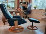 Wegens overcompleet relaxstoel met bijhorende hocker., Ophalen, Gebruikt, Blauw, Eén