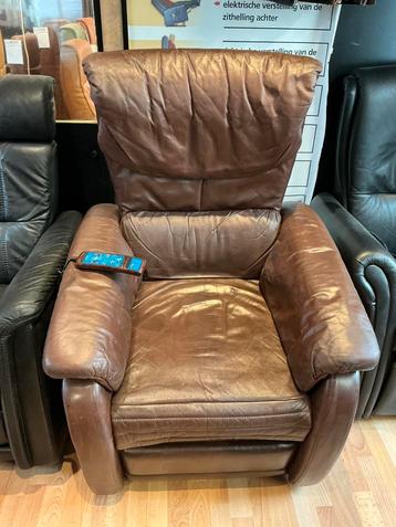 Relaxfauteuil met 5 motoren beschikbaar voor biedingen
