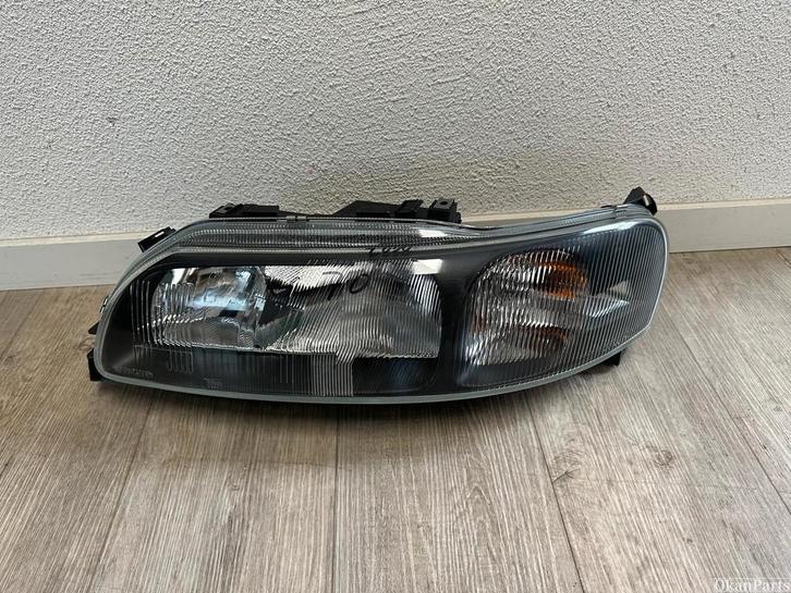 Volvo V70 II linker koplamp links 89007907, Auto-onderdelen, Verlichting, Volvo, Gebruikt, Ophalen of Verzenden