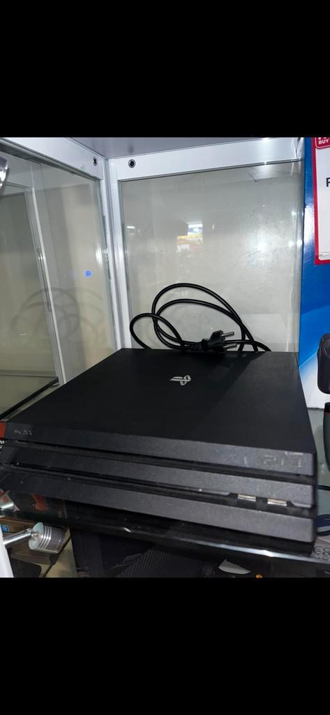 SONY Playstation 4 PRO(4K),  1TB,1 controller, HDMI kabel, Spelcomputers en Games, Spelcomputers | Sony PlayStation 4, Zo goed als nieuw