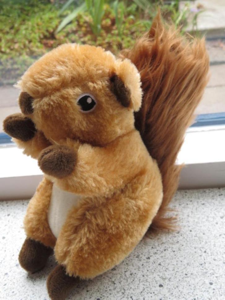 Eekhoorn van IKEA pluche meet ca 20 cm bij 25 cm, Kinderen en Baby's, Speelgoed | Knuffels en Pluche, Zo goed als nieuw, Overige typen