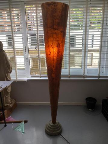 Design vloerlamp Carreno Angel (kunstatelier La Rocha) beschikbaar voor biedingen