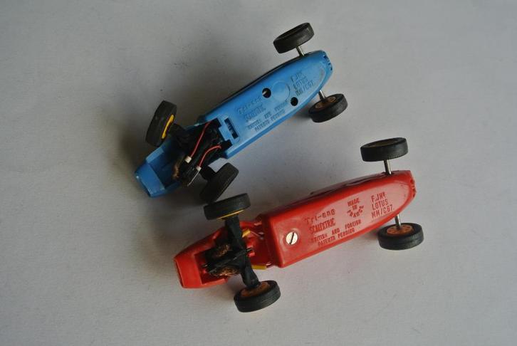 Met klik en schroefje aan onderzijde Scalextric 'sigaartjes', Kinderen en Baby's, Speelgoed | Racebanen, Gebruikt, Elektrisch