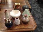 8 stuks potterie, vaasjes van verschillende ateliers., Verzenden