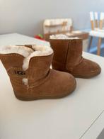 Baby Uggs maat 20,5, Kinderen en Baby's, Babykleding | Schoentjes en Sokjes, Ophalen of Verzenden, Zo goed als nieuw, Schoentjes