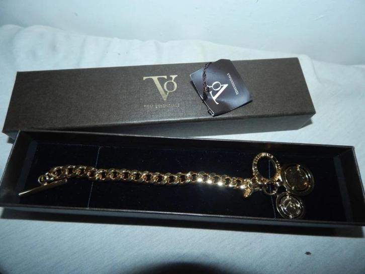Tov Essentials schakkel armband bedels munten eraan in doos, Sieraden, Tassen en Uiterlijk, Armbanden, Zo goed als nieuw, Overige materialen