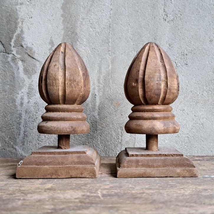 1x Kleine landelijke houten pinakel pegel op voet *Etage3*, Huis en Inrichting, Woonaccessoires | Overige, Zo goed als nieuw, Ophalen of Verzenden