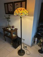 Nette kleurrijke Tiffany vloerlamp 175 cm hoog, Nieuw, Ophalen of Verzenden, Glas, Tiffany