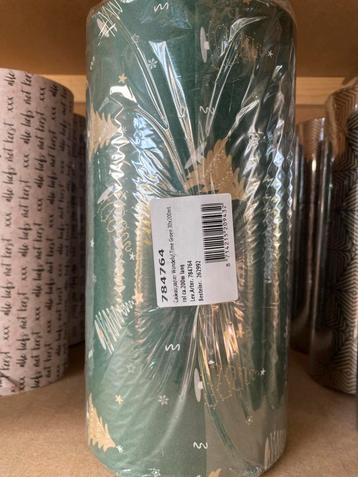 Luxe cadeaupapier Hert groen 200 meter lang 30 cm breed beschikbaar voor biedingen