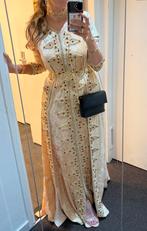 Mooie marokkaanse jurk te koop Takshita, kaftan, Ophalen of Verzenden, Gedragen, Beige, Onder de knie