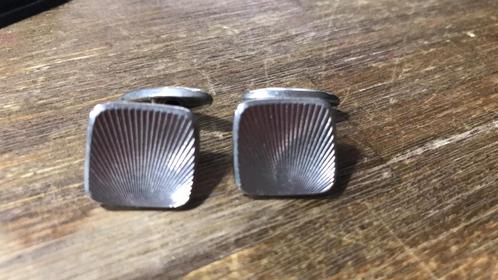 Manchetknopen Verzilverd met een streepje, Sieraden, Tassen en Uiterlijk, Manchetknopen, Gebruikt, Overige materialen, Verzilverd