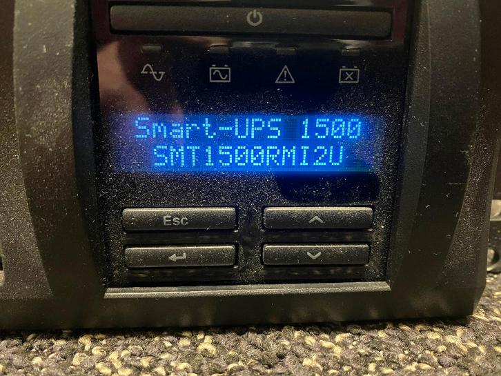 APC Smart-UPS C 1500VA LCD RM 2U 230V Rackmount, Computers en Software, Noodvoedingen (UPS), Ophalen