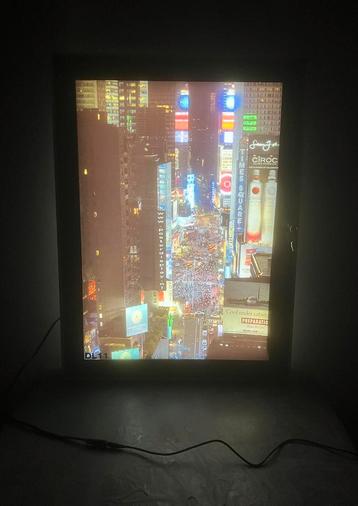LED fotolijst (67,5 x 50 cm) –Dubbelzijdig beschikbaar voor biedingen