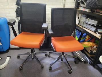 2 Haworth Comforto Bureaustoelen gebruikt beschikbaar voor biedingen