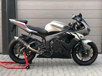 Yamaha R6 RJ05 | Silver | 35kw beschikbaar voor biedingen