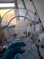 Koningin Juliana bord geëtst kristal, Verzamelen, Koninklijk Huis en Royalty, Ophalen of Verzenden