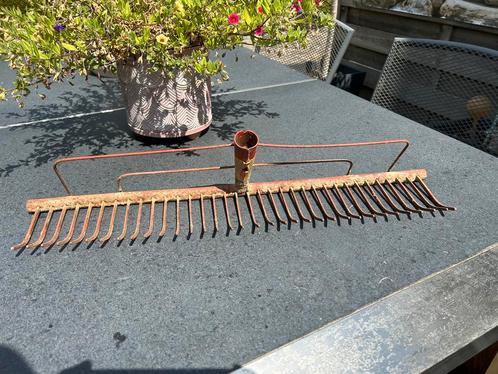 Wolf metalen grashark 60cm, Tuin en Terras, Hand-tuingereedschap, Gebruikt, Hark, Ophalen of Verzenden
