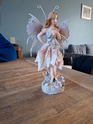 Elfenbeeld - 20cm Hoog beschikbaar voor biedingen