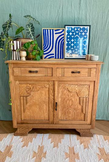 Commode massief hout, prachtig houtsnijwerk beschikbaar voor biedingen