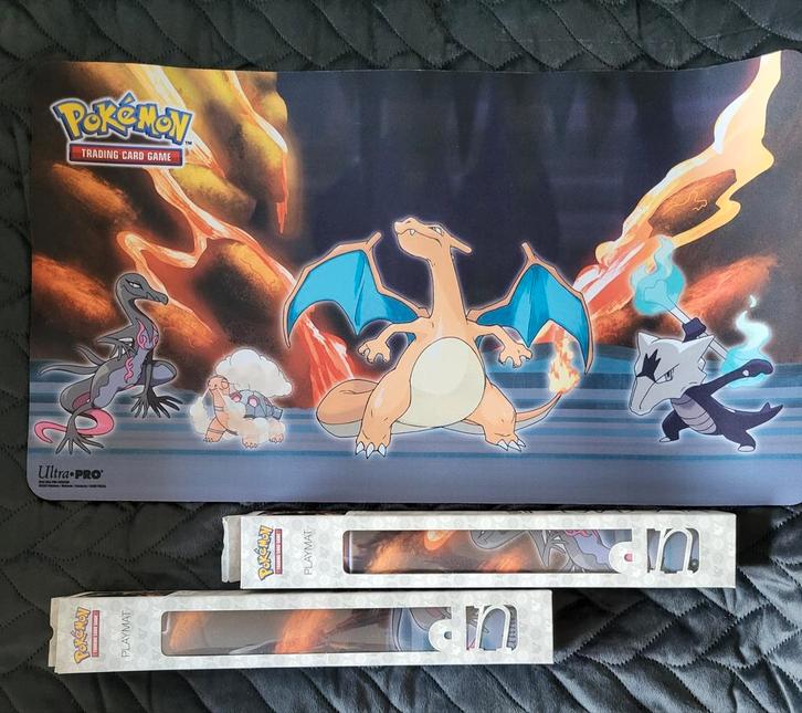 Charizard Pokémon Speelmat - Nieuw!, Hobby en Vrije tijd, Verzamelkaartspellen | Pokémon, Nieuw, Overige typen, Ophalen of Verzenden