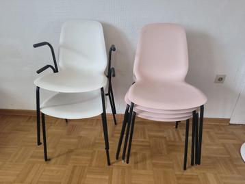Leifarne Ikea stoelen set 6 stuks (2 x wit 4 x licht roze) beschikbaar voor biedingen